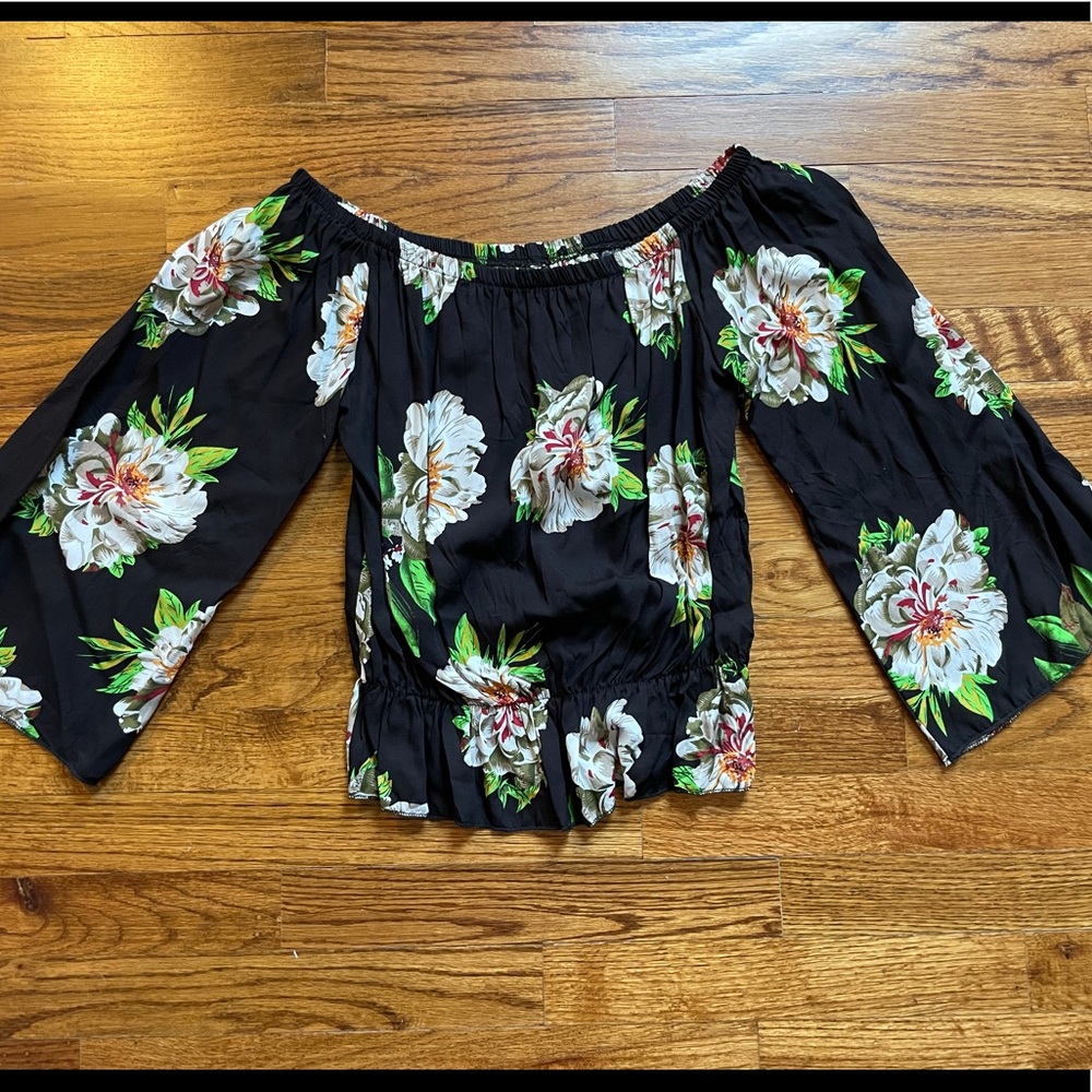 NWOT Off Shoulder Floral Blouse